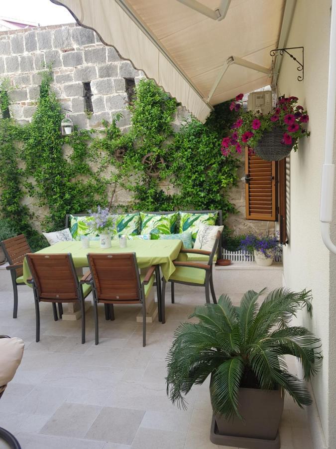 Luxury Apartment Dvor Split Bagian luar foto